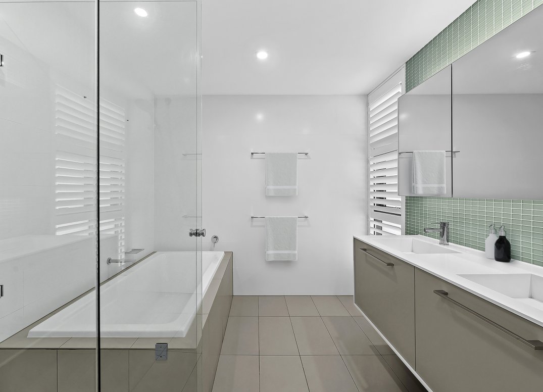 EXCEPTIONAL MIRVAC RESIDENCE WITH OUTSTANDING VIEWS Gallery