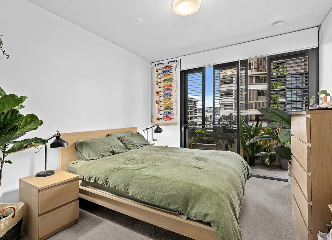 Impressive Mirvac Apartment in the Heart of Newstead Gallery