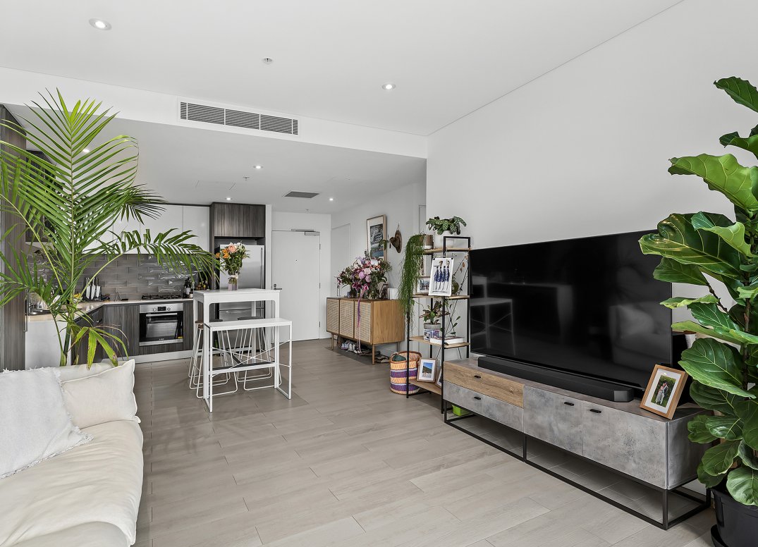 Impressive Mirvac Apartment in the Heart of Newstead Gallery