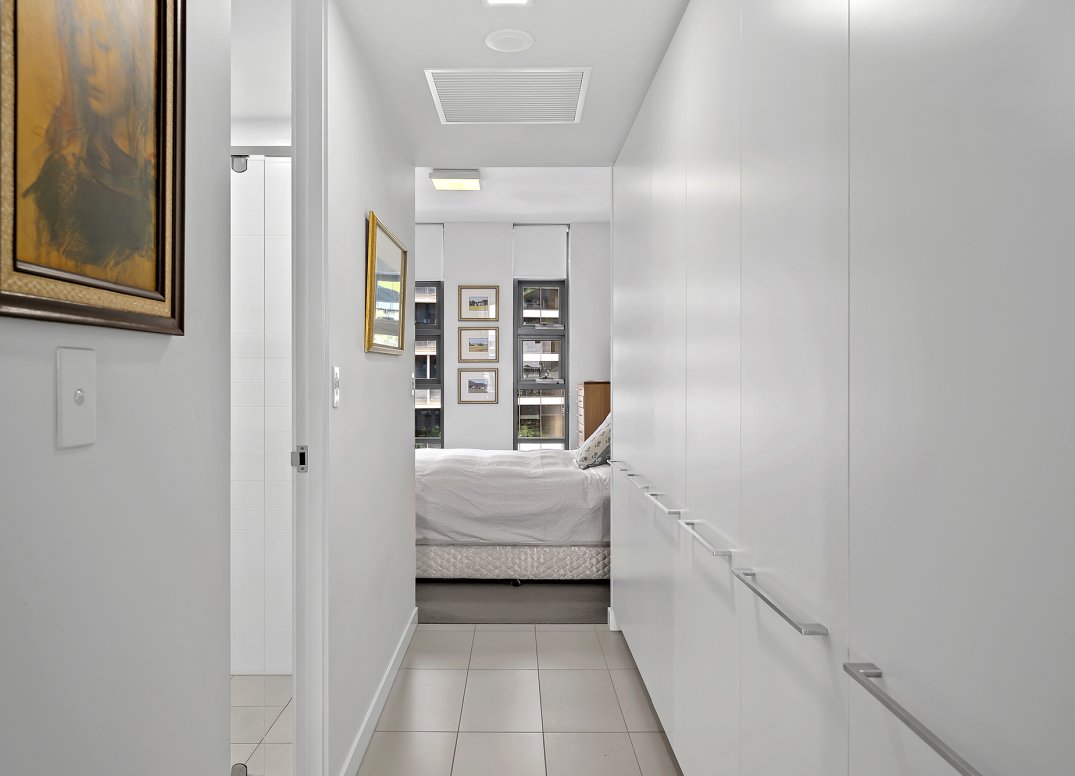 PARKFRONT POSITION WITH SUPERB VIEWS Gallery