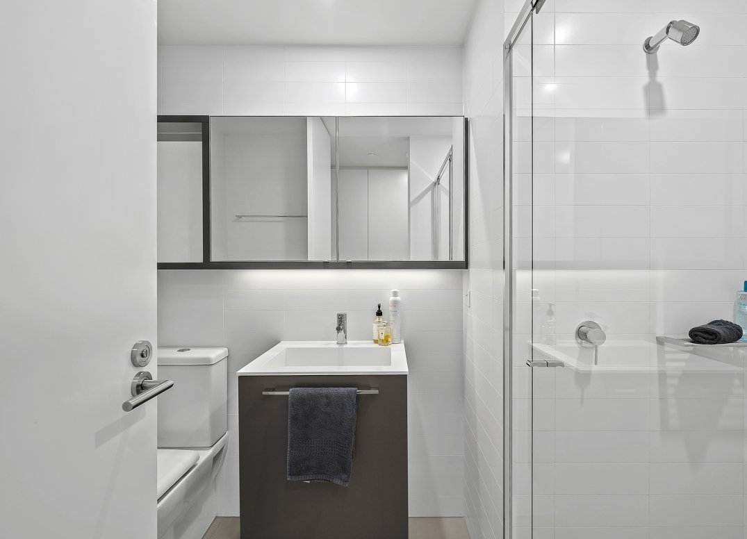 PARKFRONT POSITION WITH SUPERB VIEWS Gallery