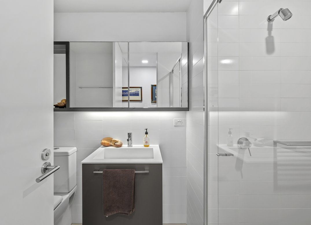 PARKFRONT POSITION WITH SUPERB VIEWS Gallery