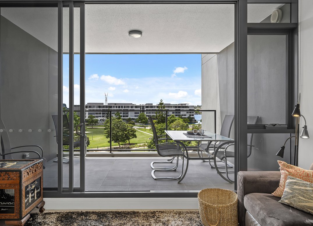PARKFRONT POSITION WITH SUPERB VIEWS Gallery