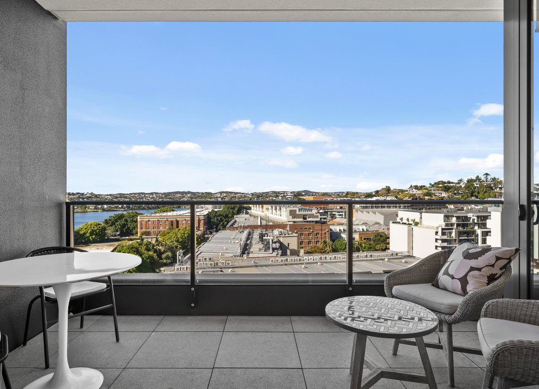 HIGHLY SOUGHT-AFTER POSITION IN THE SUPERB UNISON COMPLEX Gallery