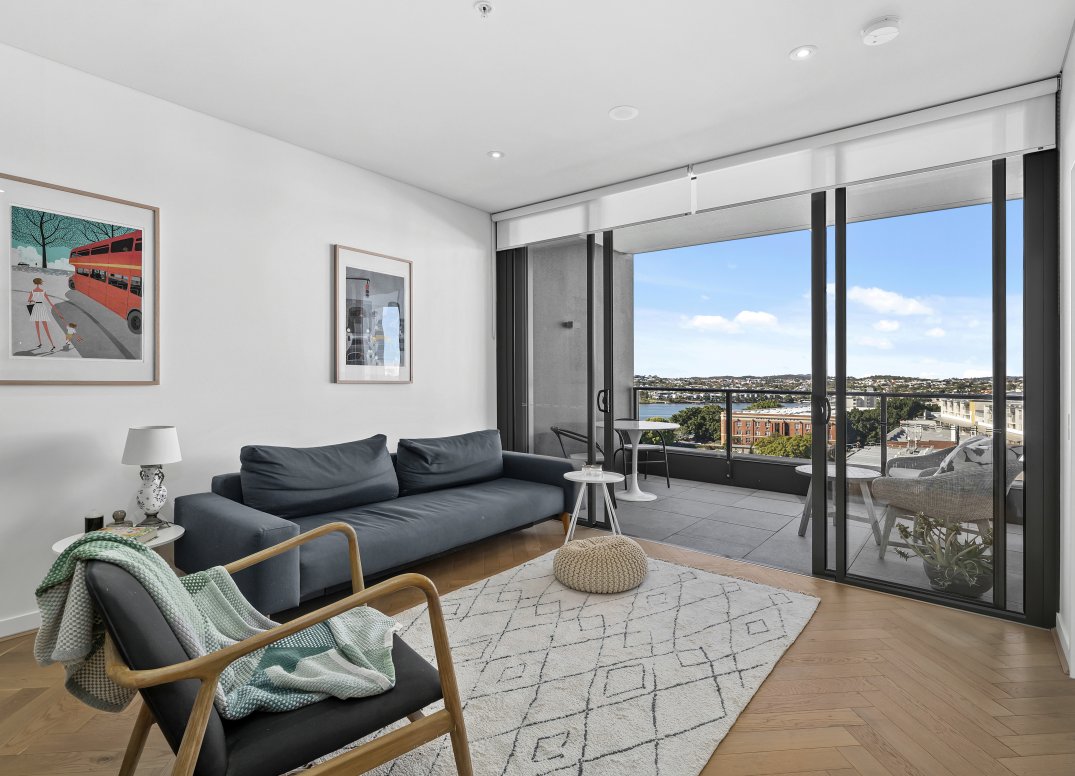 HIGHLY SOUGHT-AFTER POSITION IN THE SUPERB UNISON COMPLEX Gallery