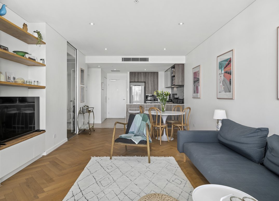 HIGHLY SOUGHT-AFTER POSITION IN THE SUPERB UNISON COMPLEX Gallery