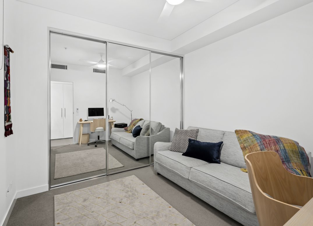 HIGHLY SOUGHT-AFTER POSITION IN THE SUPERB UNISON COMPLEX Gallery