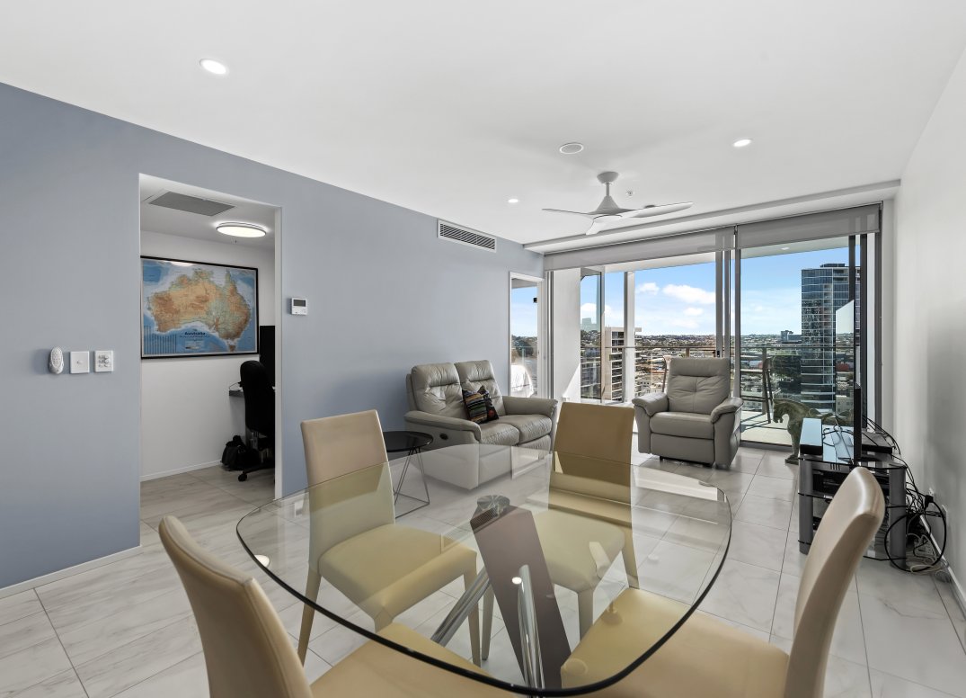 LIVE LIFE IN THE HEARTBEAT OF NEWSTEAD Gallery