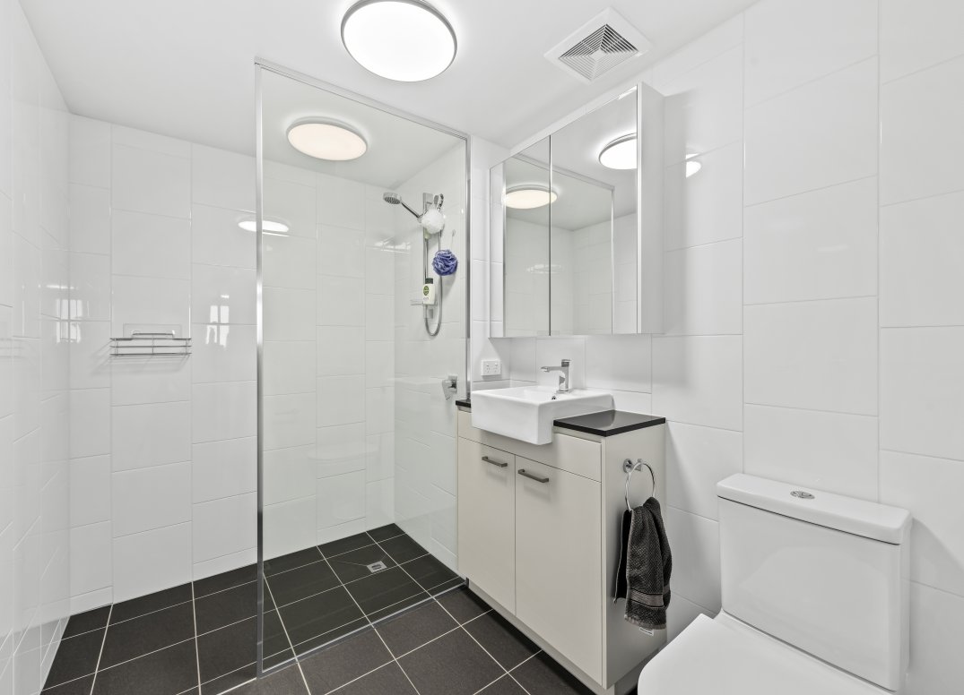 LIVE LIFE IN THE HEARTBEAT OF NEWSTEAD Gallery