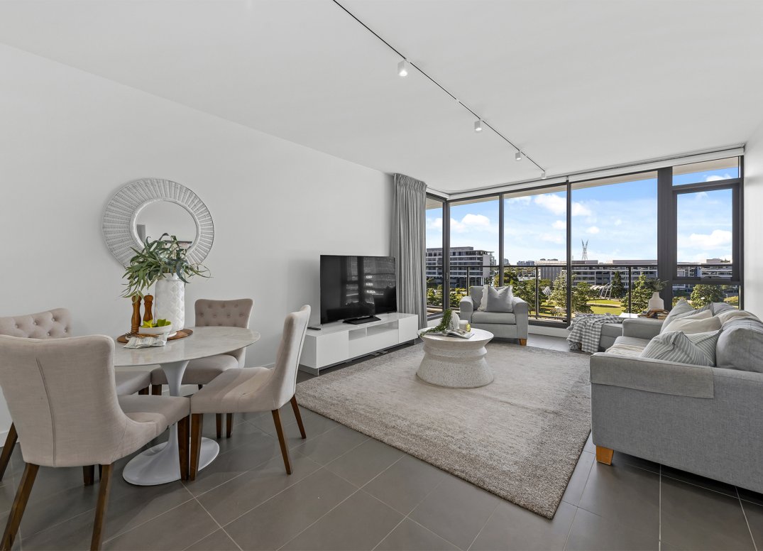 Incredible Views in Exclusive Park Building Gallery