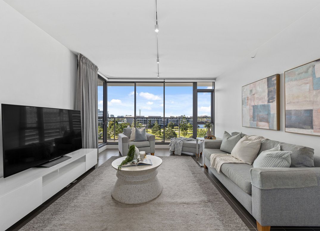 Incredible Views in Exclusive Park Building Gallery