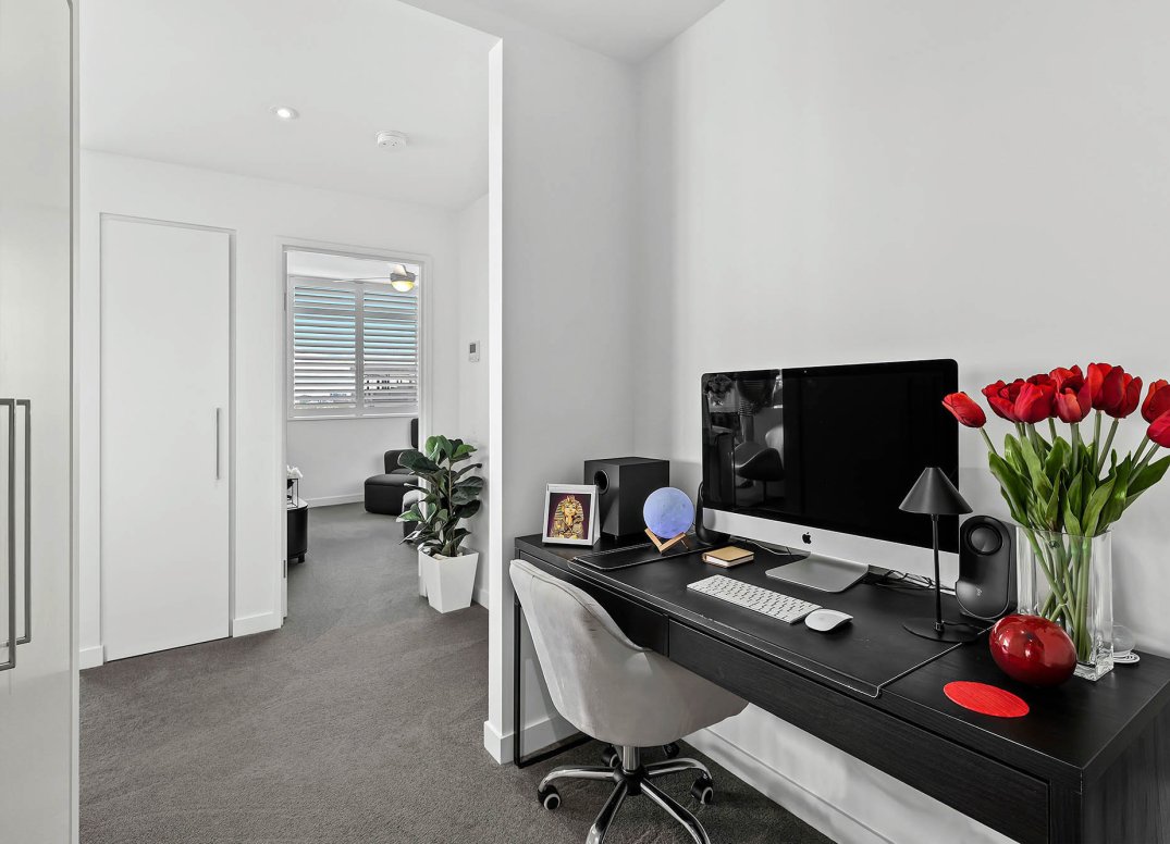 Premium Mirvac Residence with Captivating Views Gallery