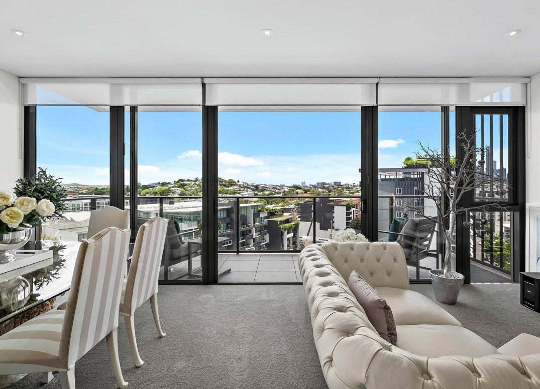 Premium Mirvac Residence with Captivating Views Gallery