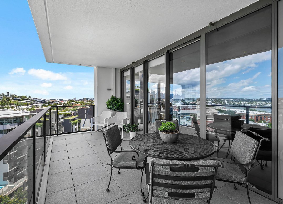 Premium Mirvac Residence with Captivating Views Gallery