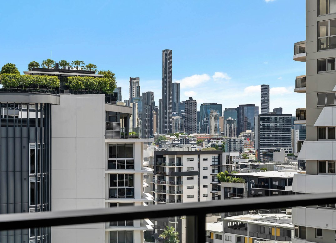 Premium Mirvac Residence with Captivating Views Gallery