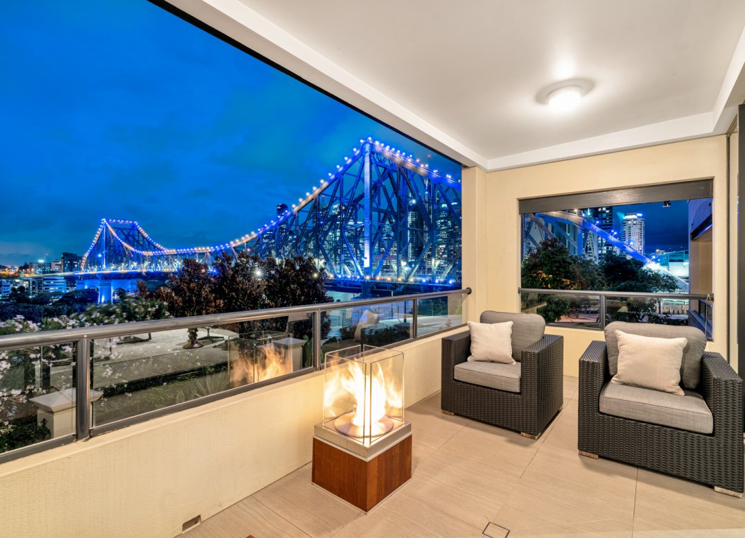 Exclusive Peninsula Address, Magical Views, Incredible Lifestyle Gallery