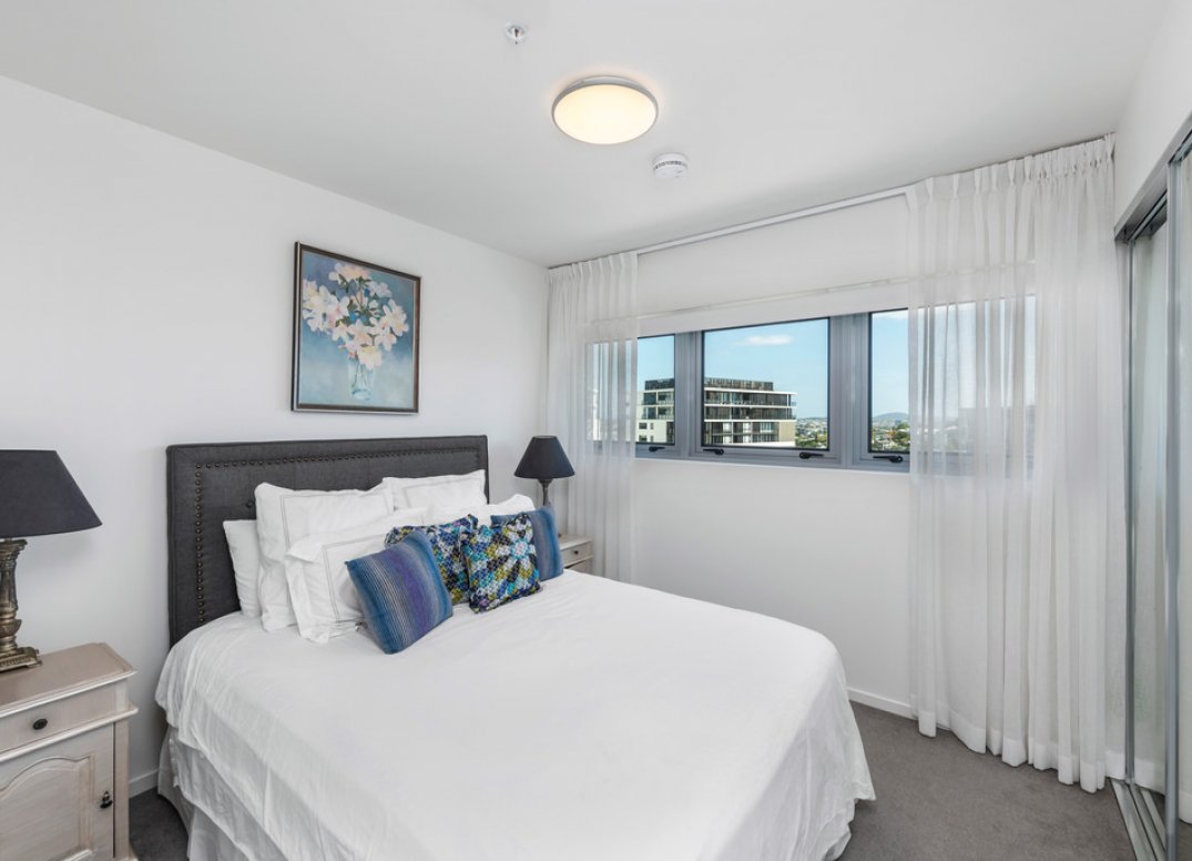Home Sized Apartment With Two Car Parks in Premiere Newstead Location Gallery