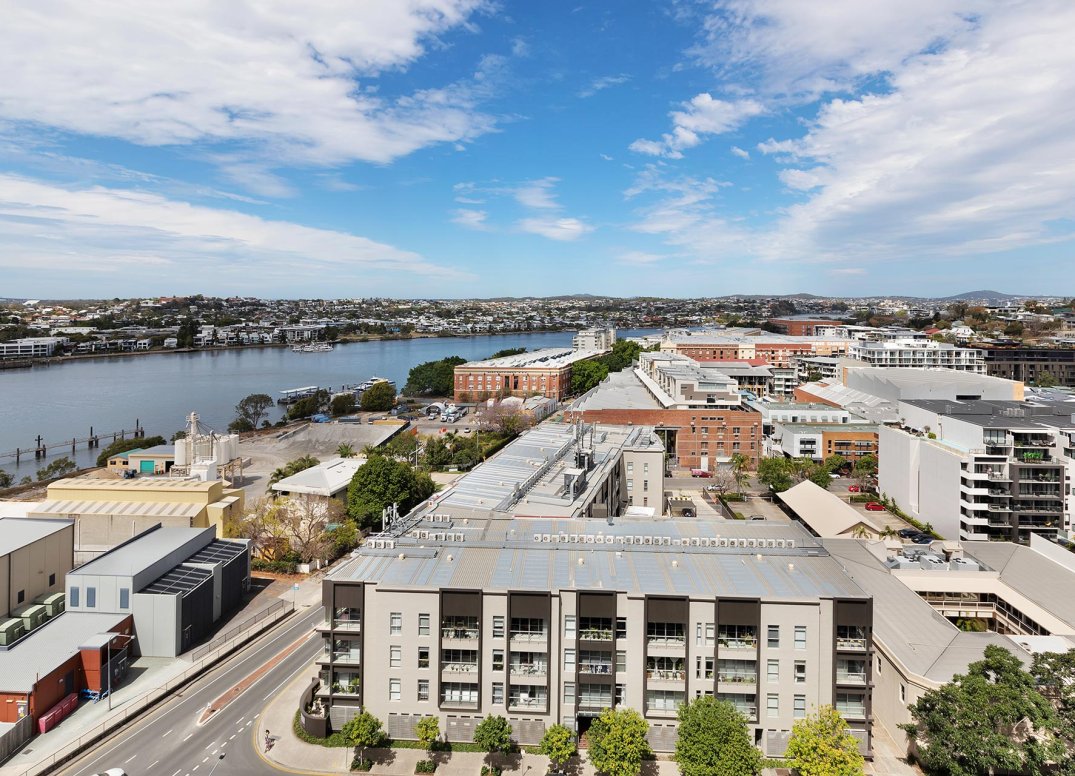 Magnificent 3 Bedroom Apartment with Sublime River Views Gallery