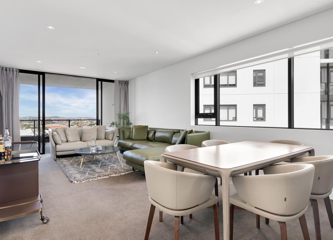 Magnificent 3 Bedroom Apartment with Sublime River Views Gallery