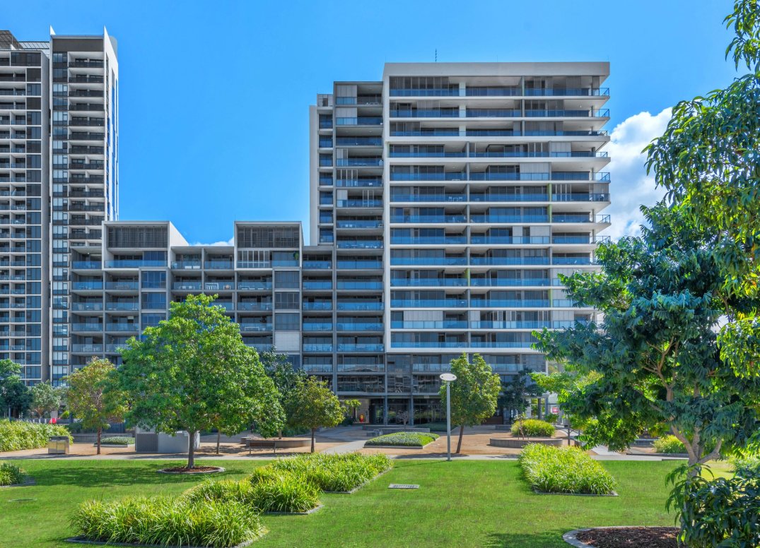 Iconic Waterfront Park Oasis Gallery