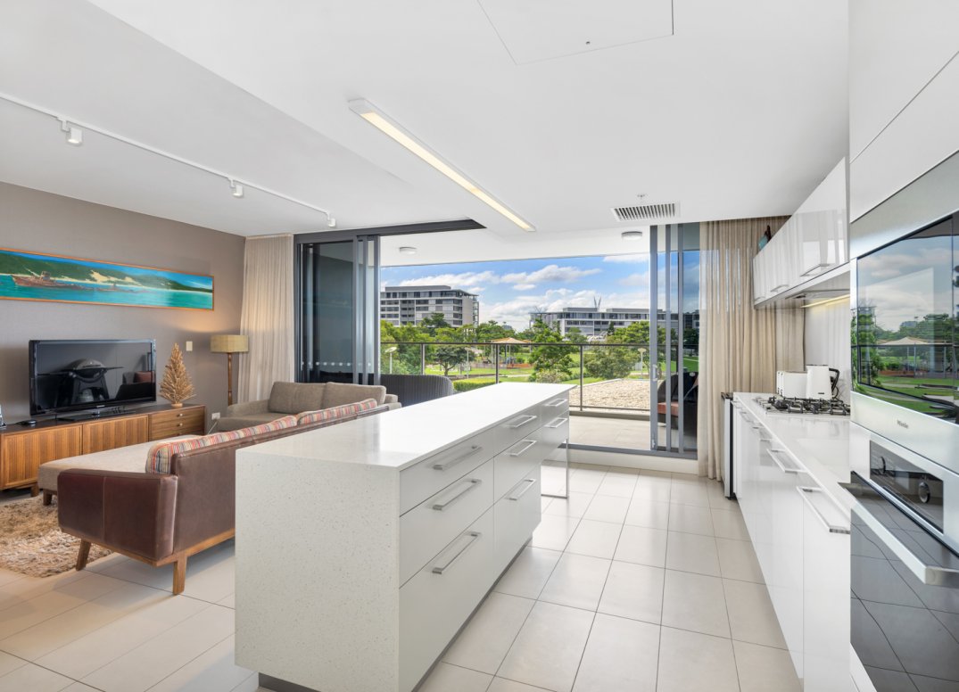 Iconic Waterfront Park Oasis Gallery