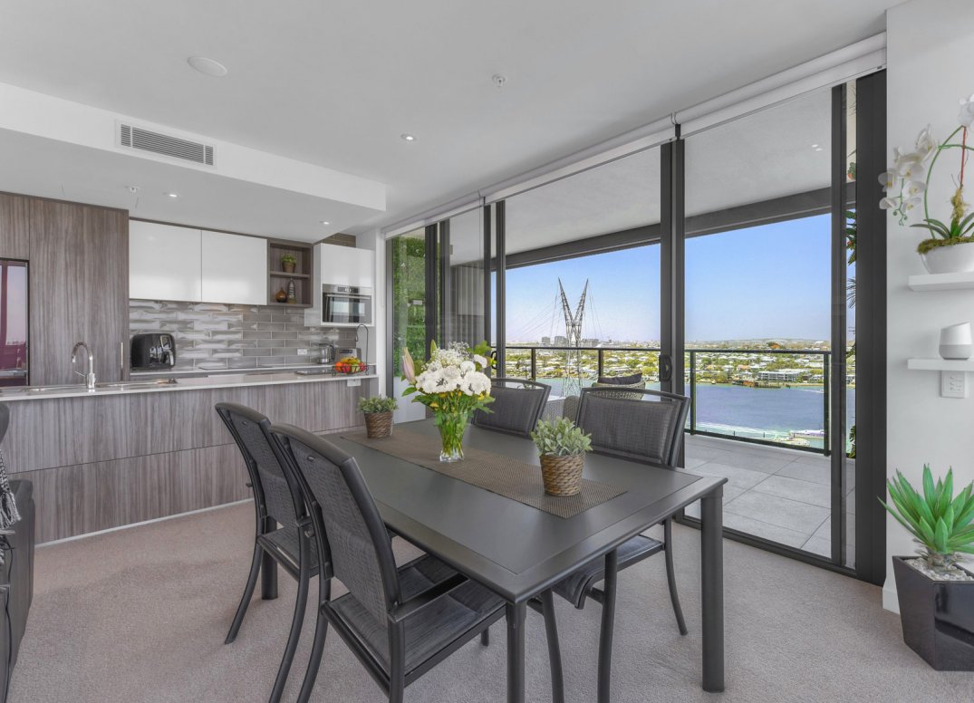 Amazing Views from this Huge 135sqm, 2-Bed, 2-Balcony Home! Gallery