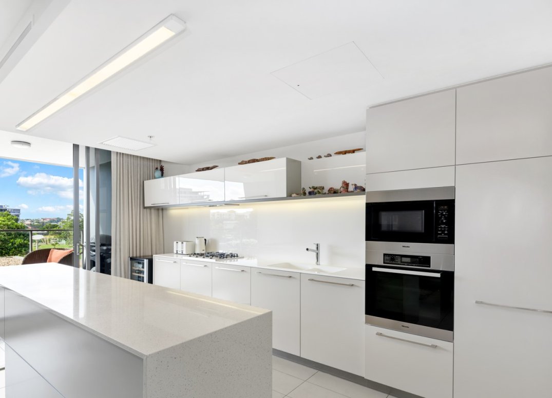 Iconic Waterfront Park Oasis Gallery