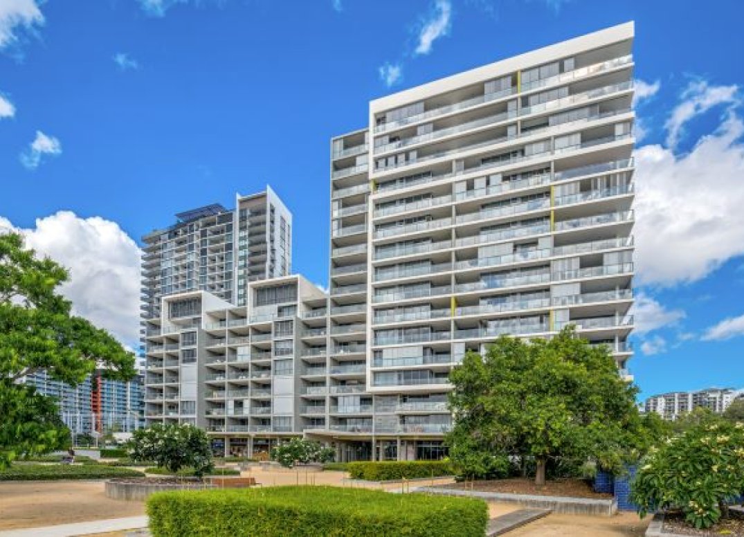 Iconic Waterfront Park Oasis Gallery