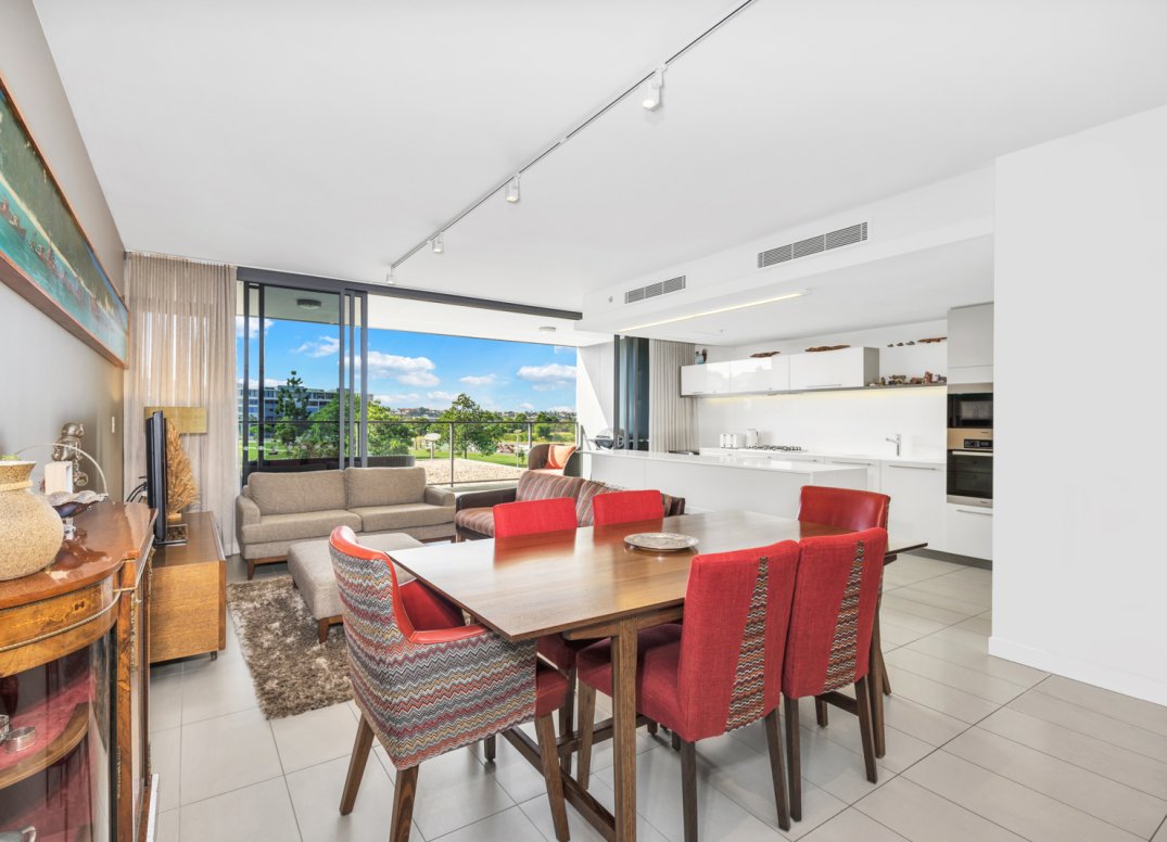 Iconic Waterfront Park Oasis Gallery