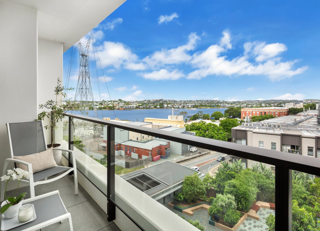 Outstanding Apartment with Water Views Gallery