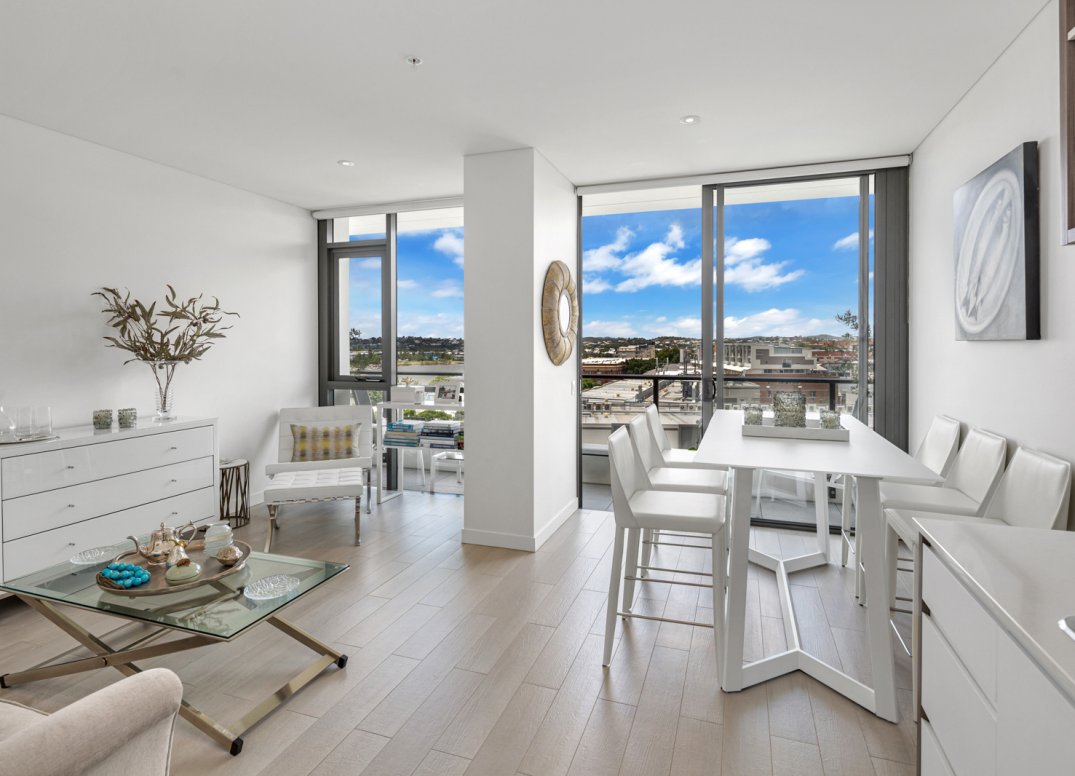 Outstanding Apartment with Water Views Gallery