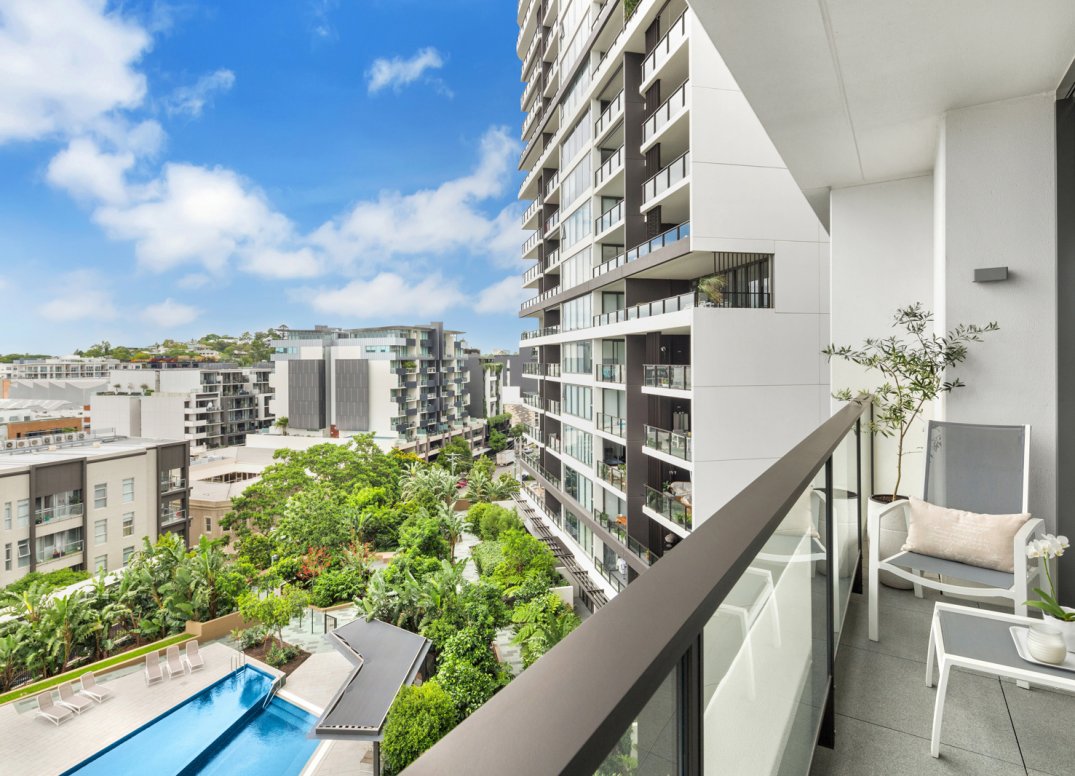 Outstanding Apartment with Water Views Gallery
