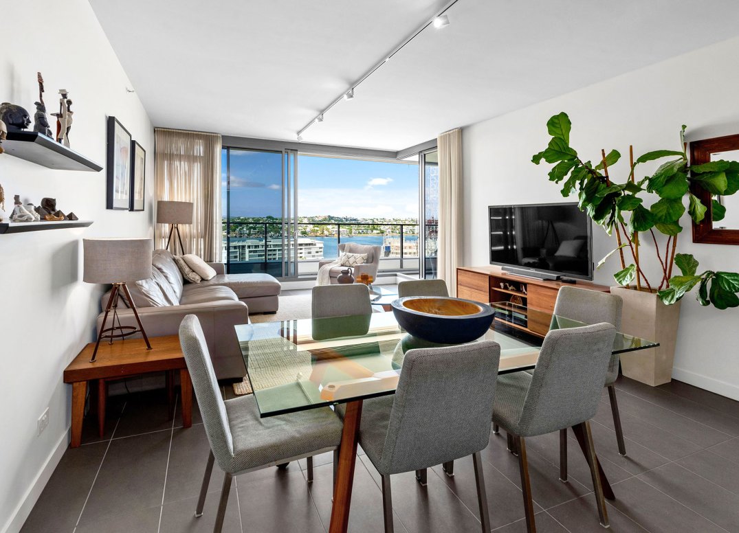 Exclusive Waterfront Park Address with Incredible Views Gallery
