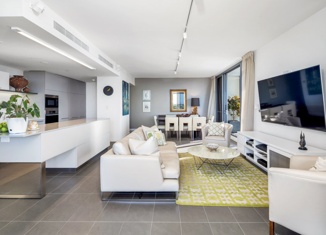 Superb Spacious Residence – Stunning Location! Gallery