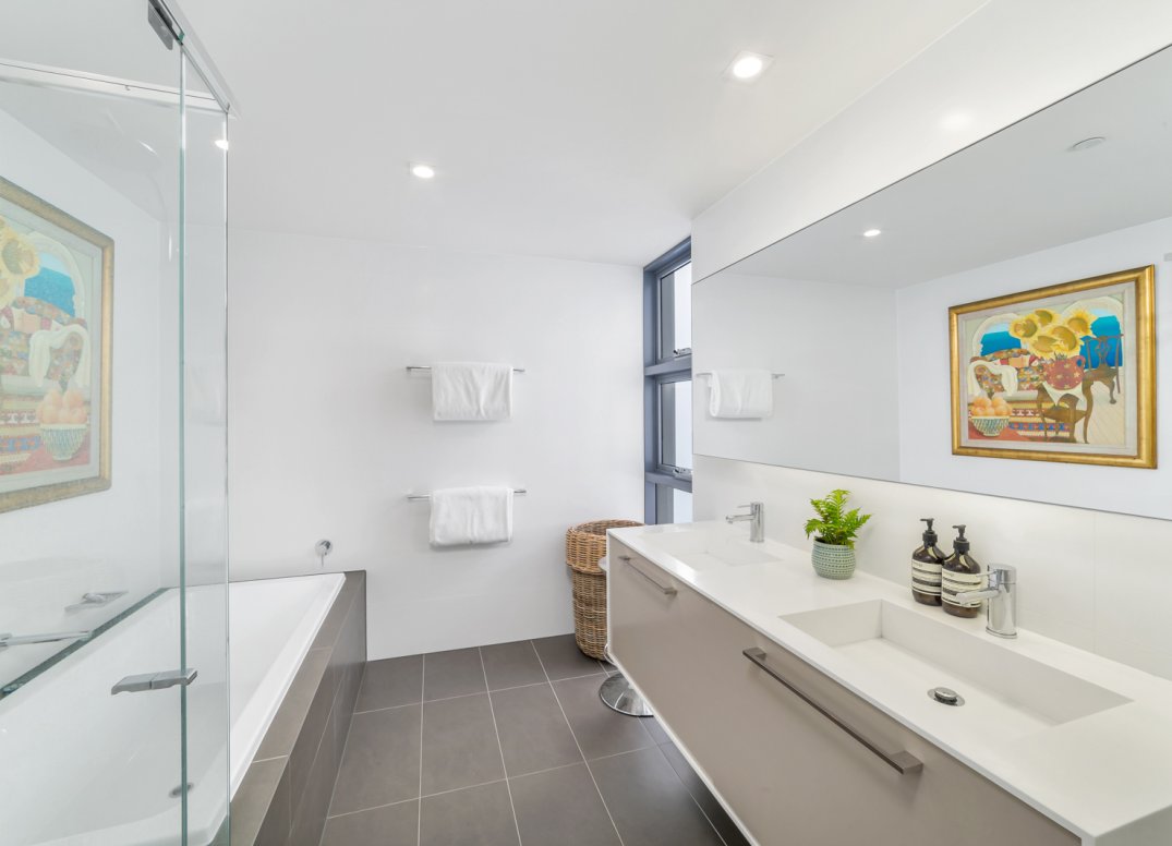 Superb Spacious Residence – Stunning Location! Gallery