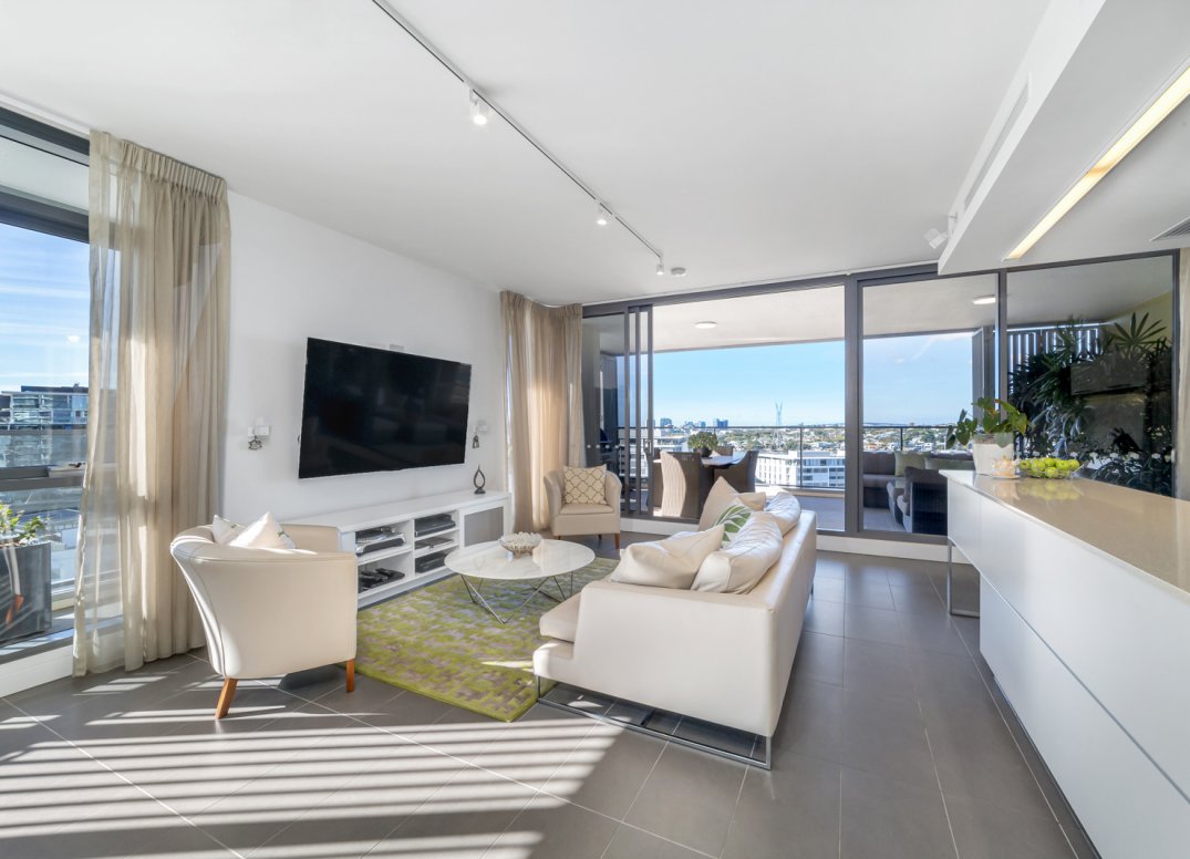 Superb Spacious Residence – Stunning Location! Gallery