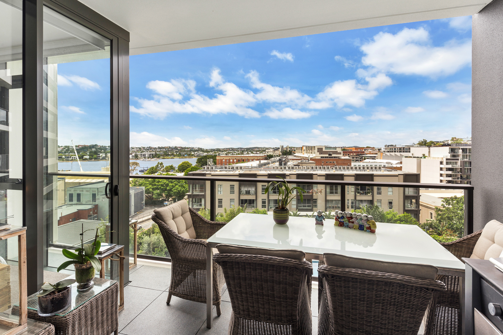 2074/ 48 Skyring Terrace, NEWSTEAD, QLD, Newstead - Image 1